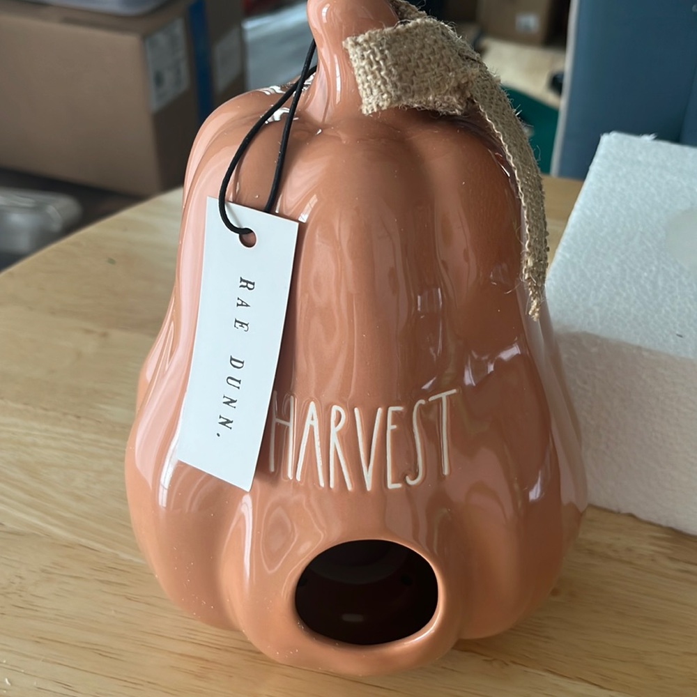 RD SALE! NWT-Rae Dunn "Harvest Gourd" bird house; hole in top to hang.